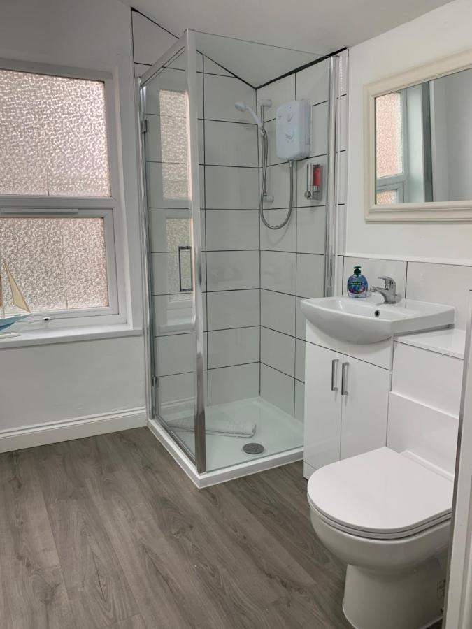 Platform Avenues Apartment 2 With Free Street Parking Кингстън ъпон Хъл Екстериор снимка